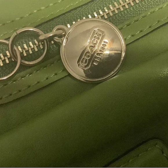 COACH Gallery Zipper Tote in Green with Silver Hardware - Picture 12 of 15